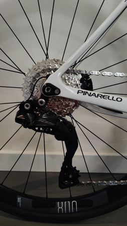 Rower Pinarello X5 105 Di2 Most Carbon  Xolo White 