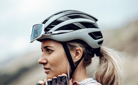 Q36.5 Airbreaker Helmet Ice Grey x Abus
